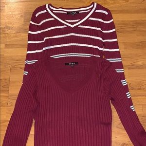 Bundle of two neck ribbed sweaters